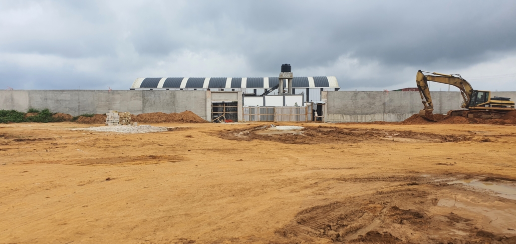 Tout un projet de construction d'hangar monté.